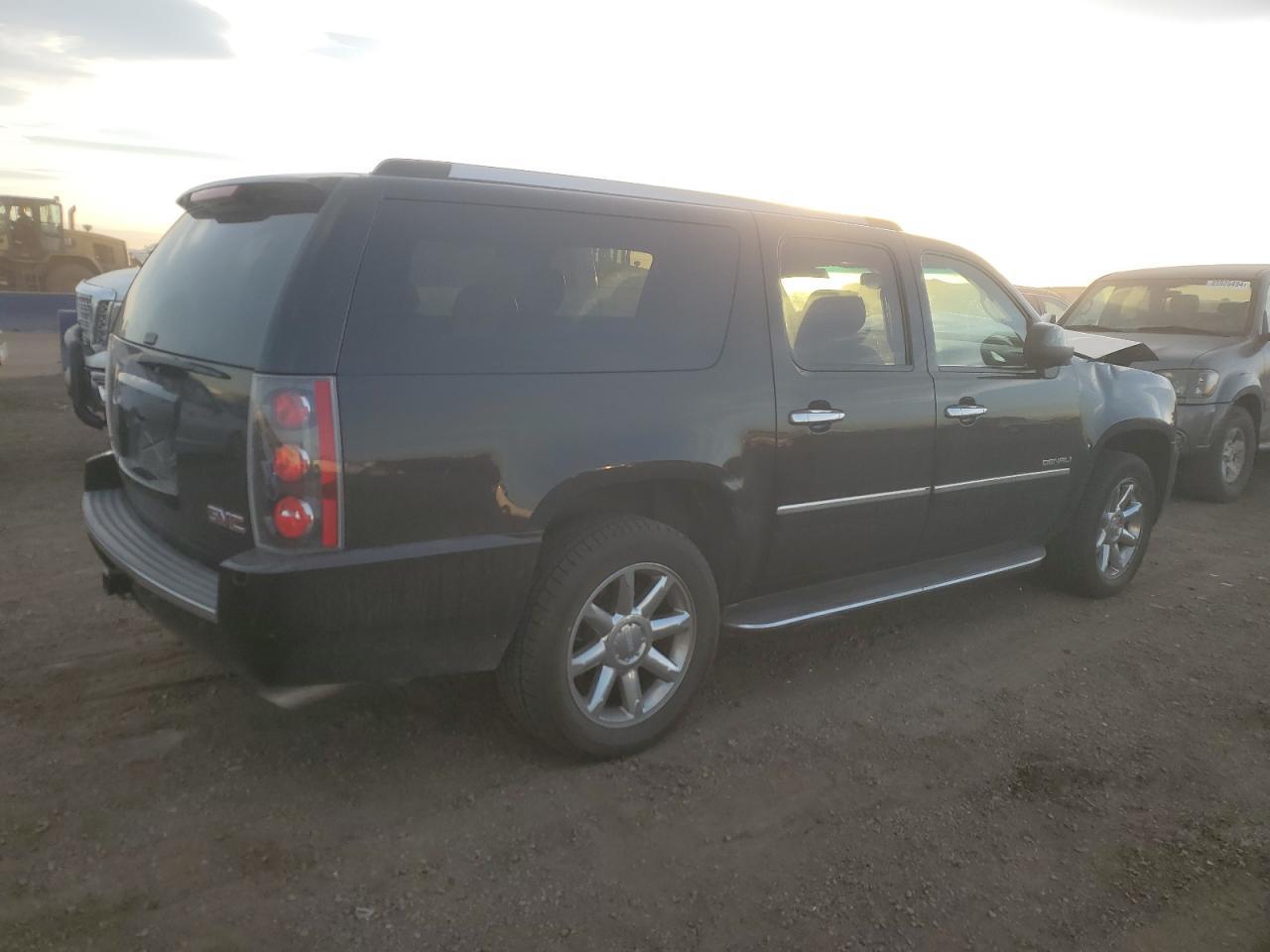 2012 GMC YUKON XL D - Фото 3