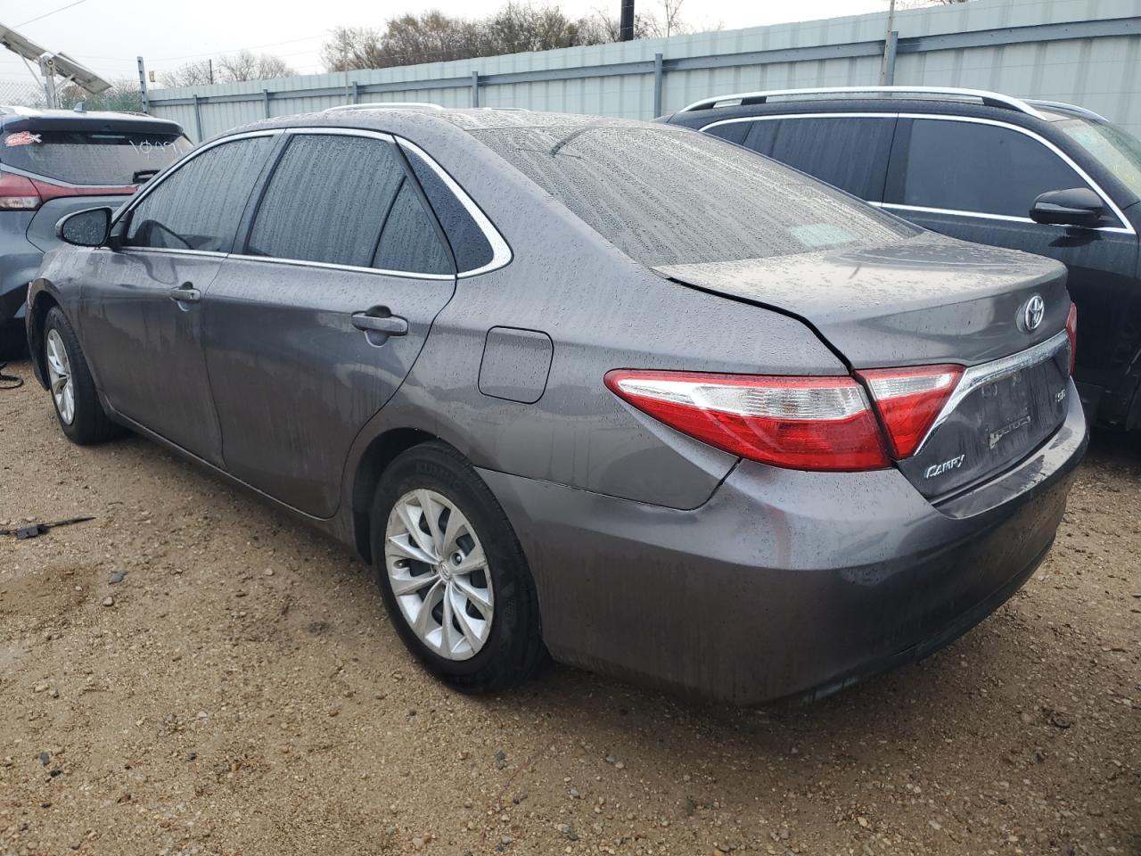 2015 TOYOTA CAMRY LE - Фото 2