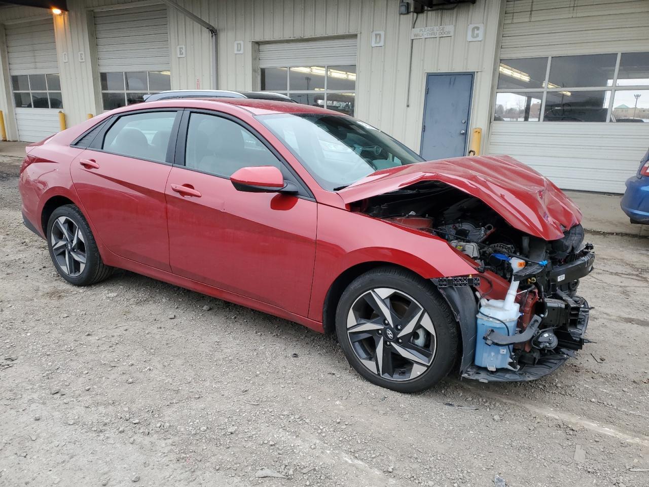 2023 HYUNDAI ELANTRA SE - Image 4