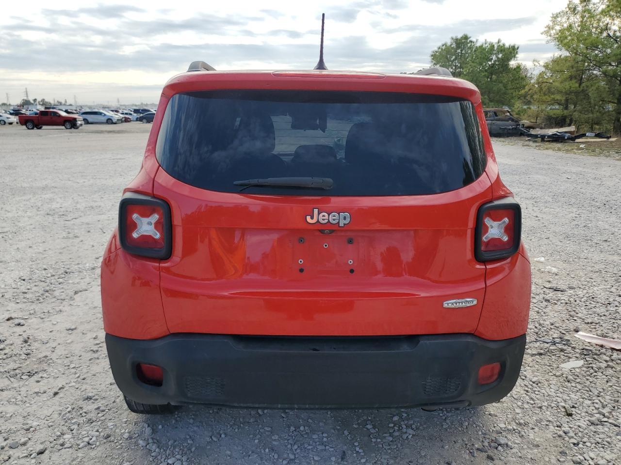 2017 JEEP RENEGADE L - Image 6