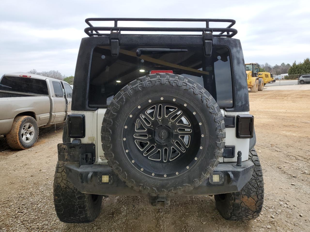 2014 JEEP WRANGLER U - Image 6
