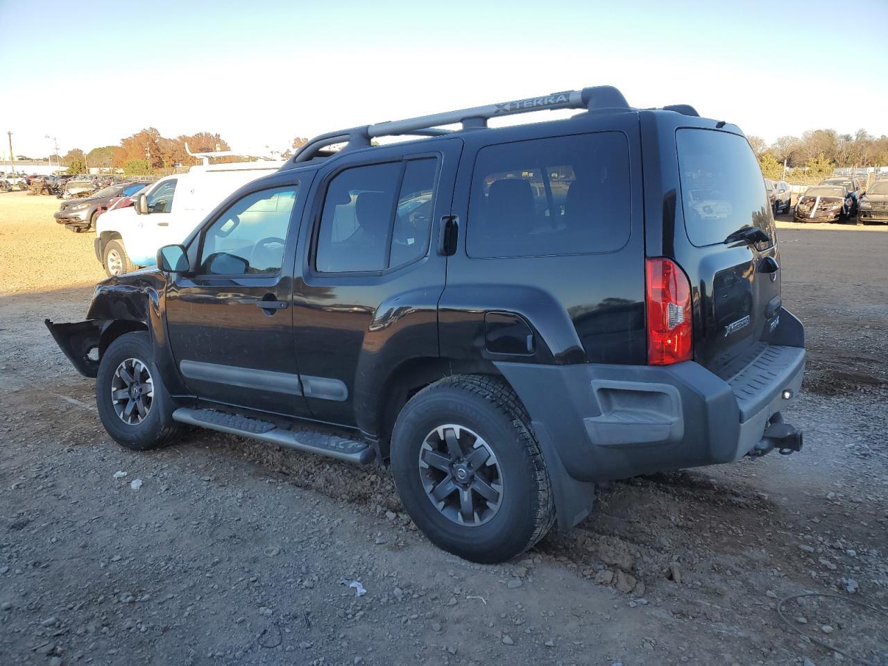 2014 NISSAN XTERRA X - Фото 2
