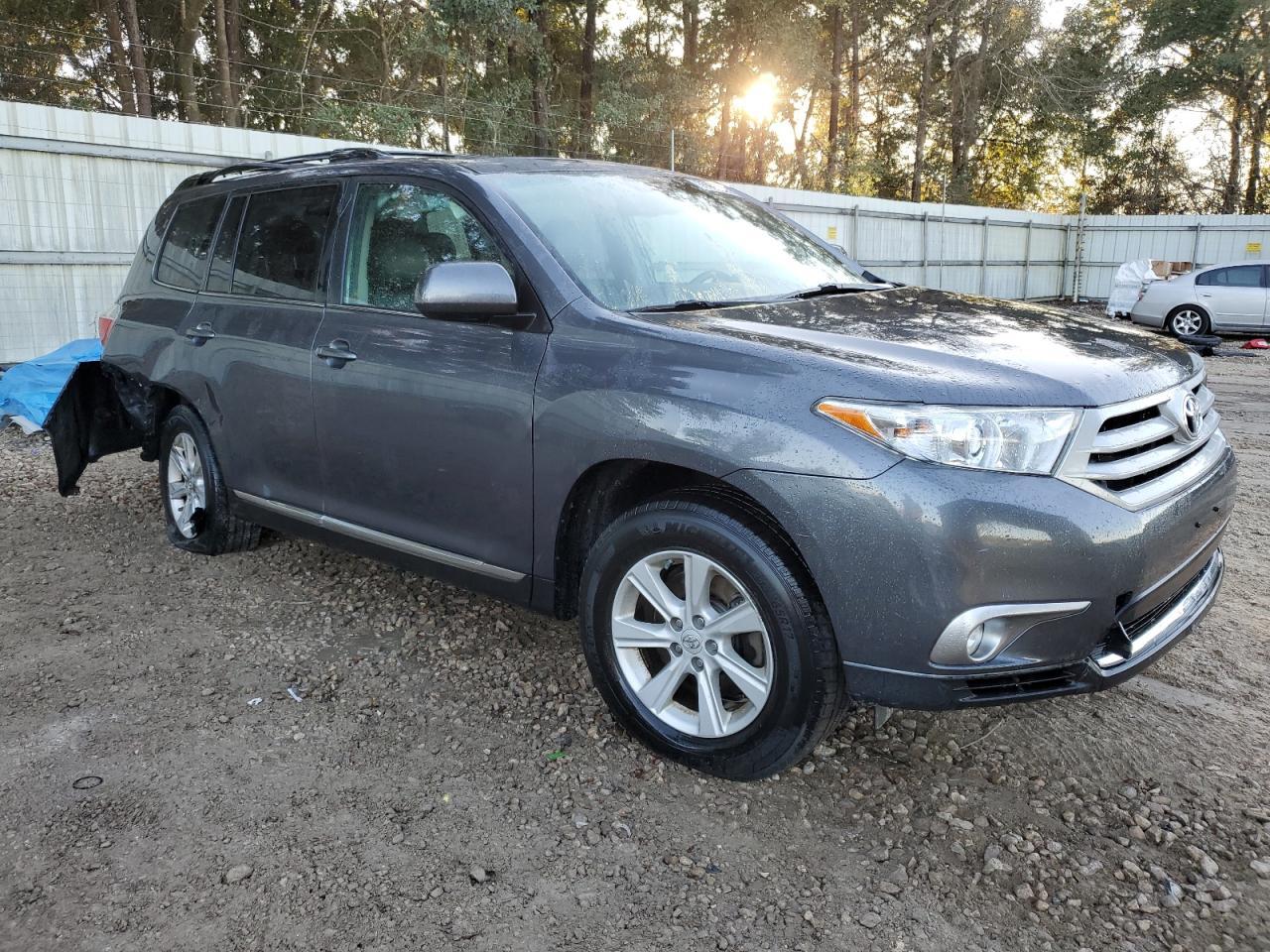 2011 TOYOTA HIGHLANDER - Фото 4