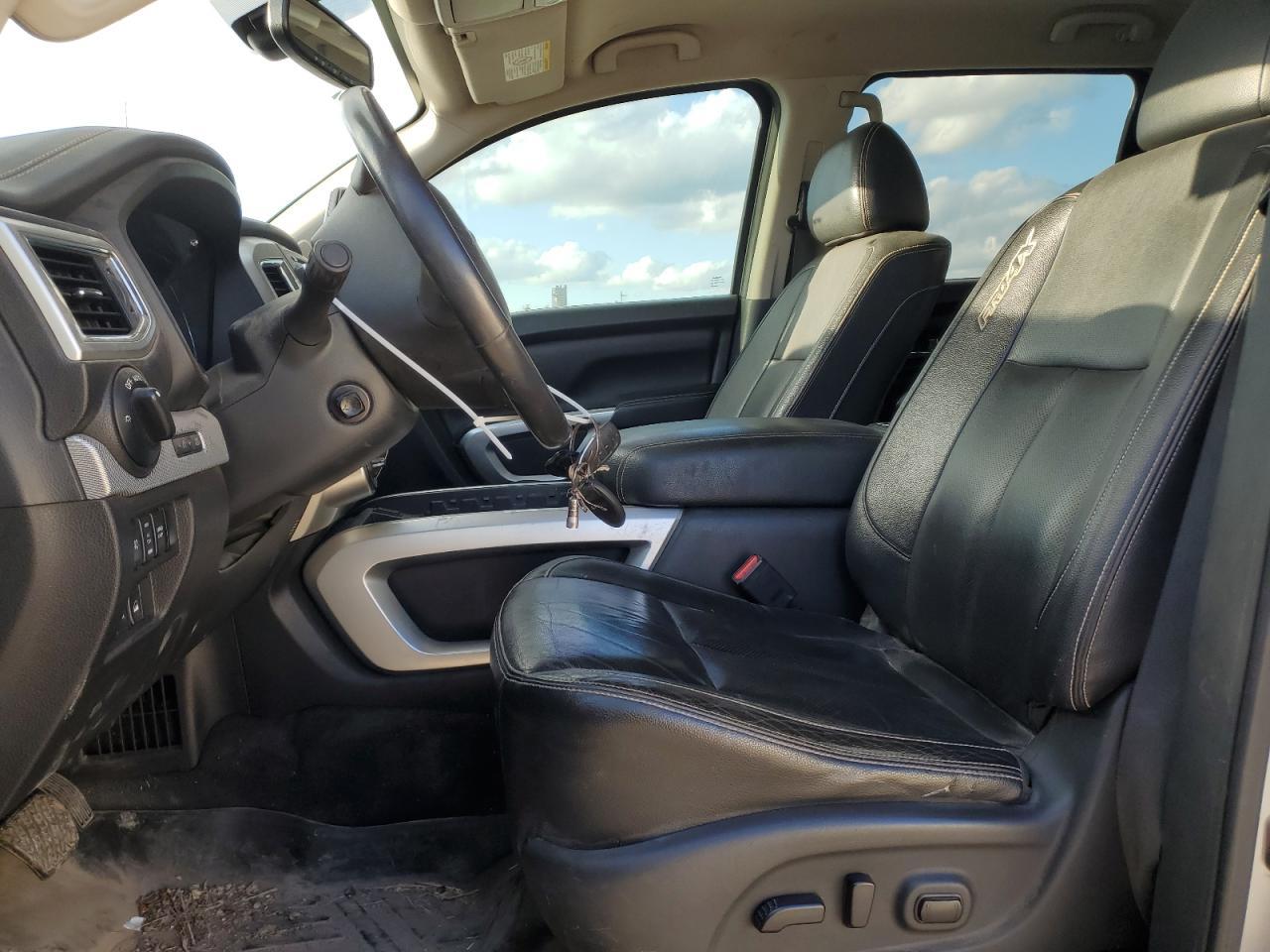 2017 NISSAN TITAN XD S - Фото 7