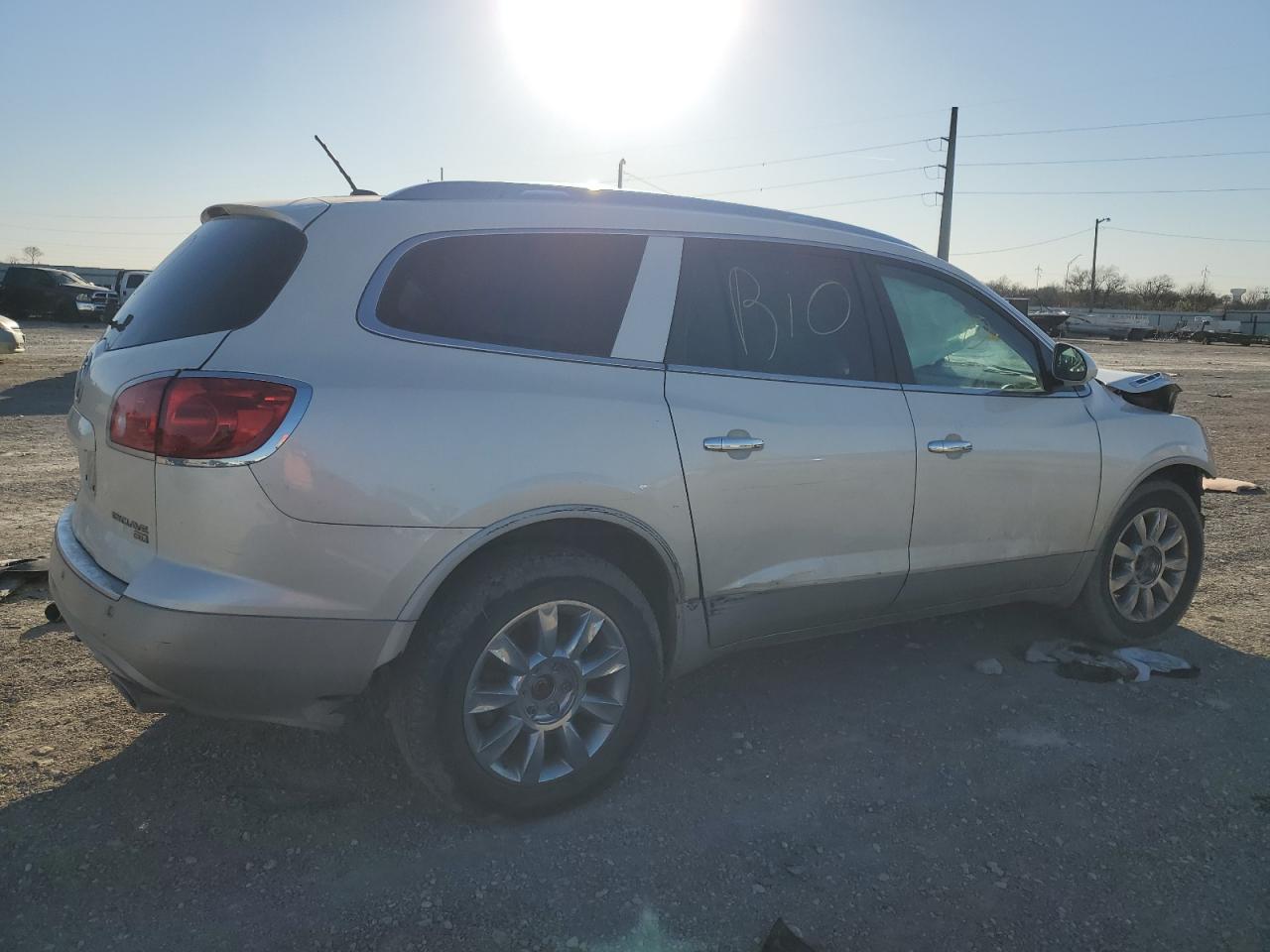 2011 BUICK ENCLAVE CX - Image 3