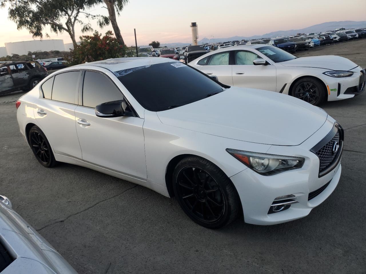 2015 INFINITI Q50 BASE - Image 4