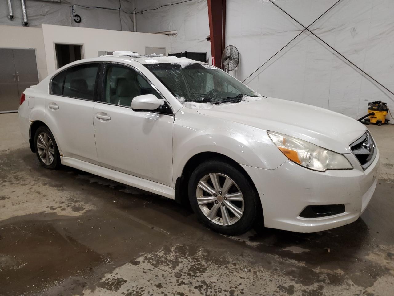 2011 SUBARU LEGACY 2.5 - Image 4
