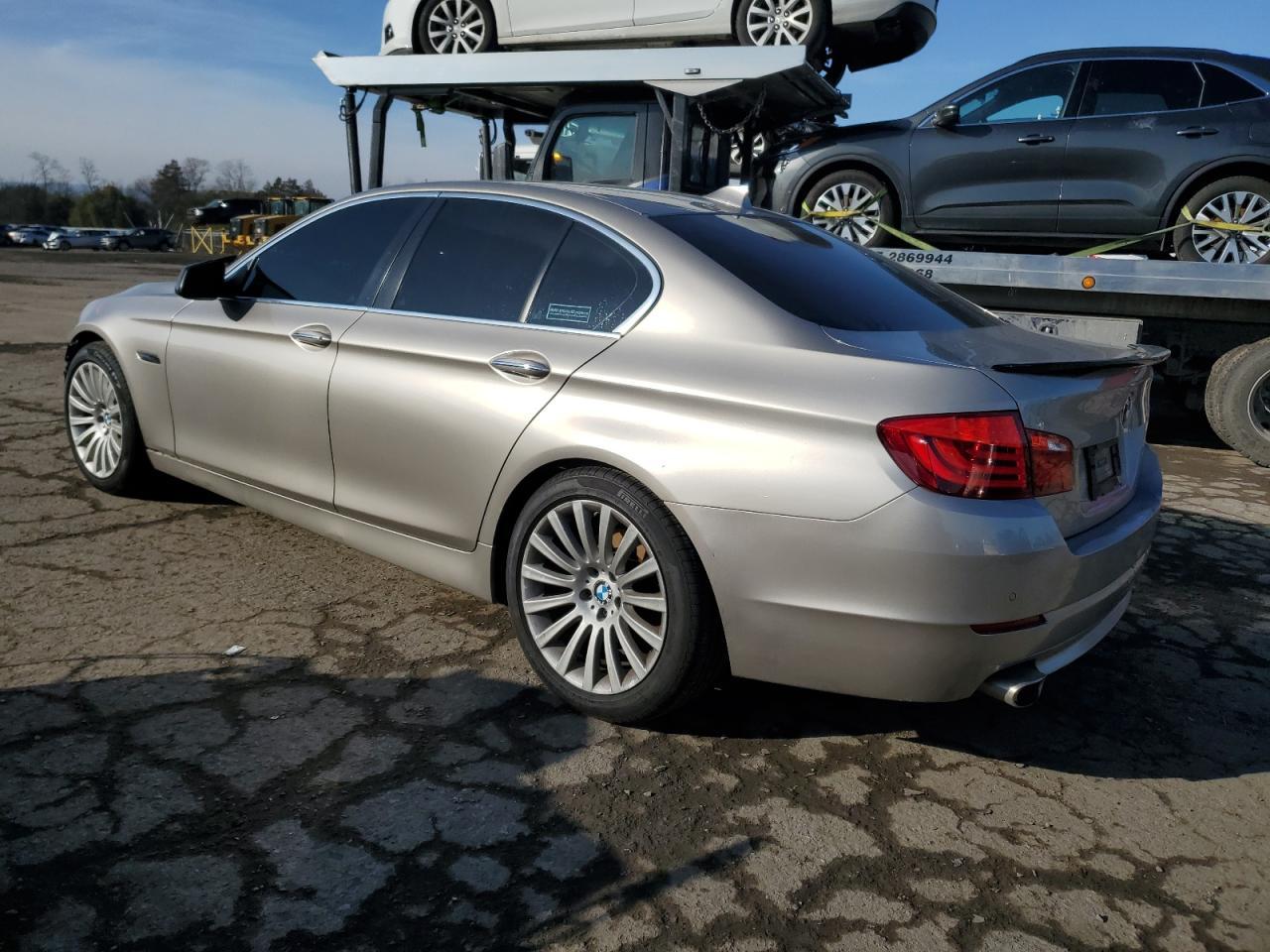 2013 BMW 528 XI - Image 2