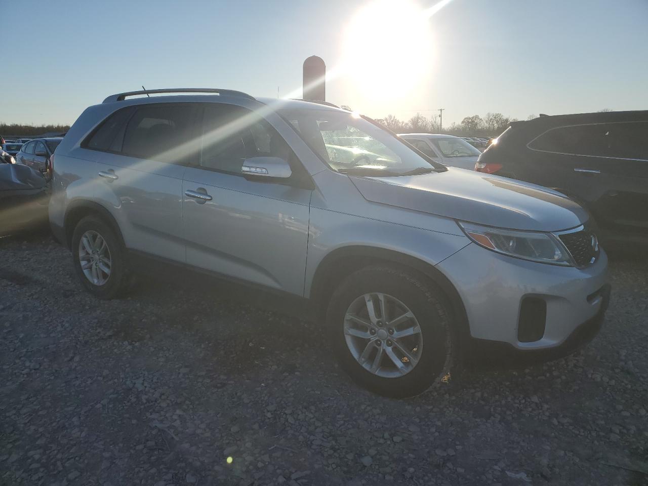 2015 KIA SORENTO LX - Image 4