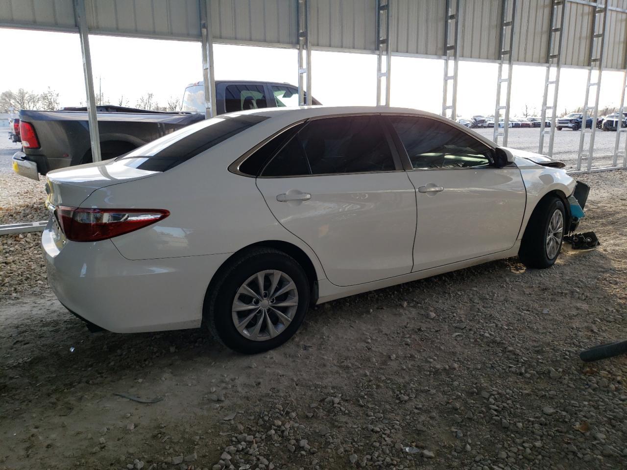2015 TOYOTA CAMRY LE - Фото 3