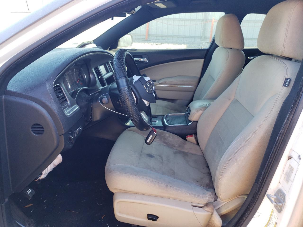 2014 DODGE CHARGER SE - Image 7