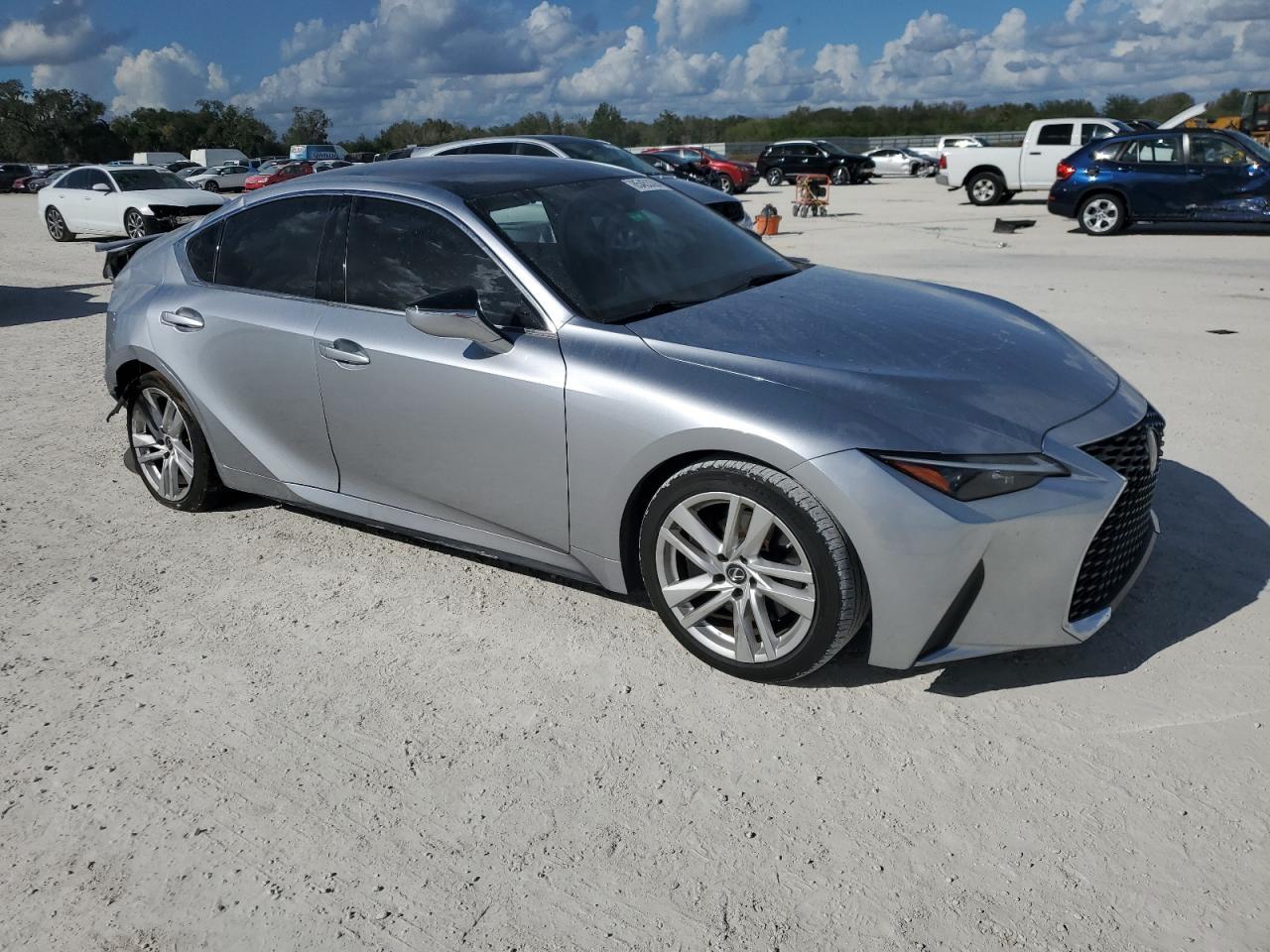 2022 LEXUS IS 300 - Фото 4