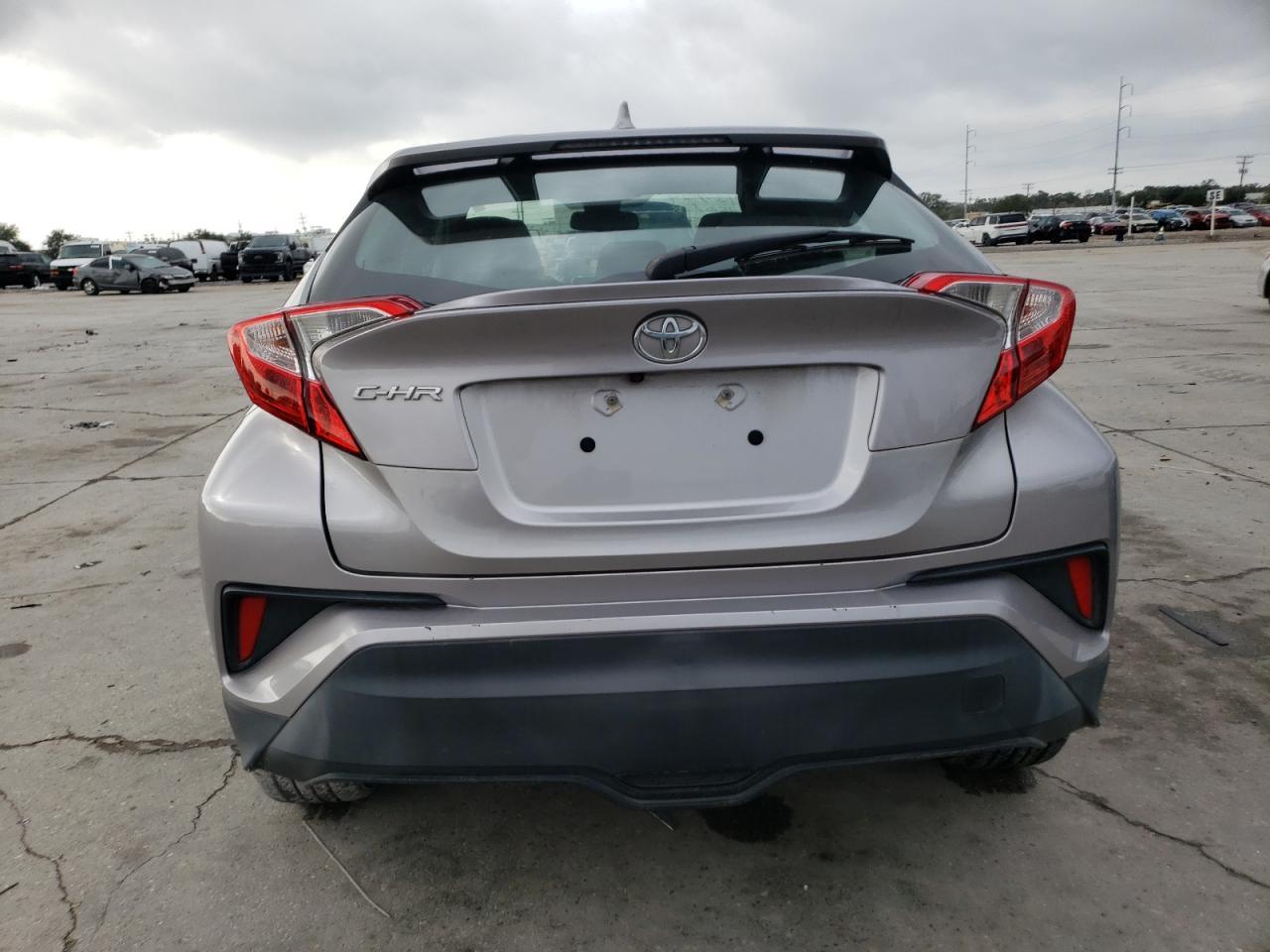 2018 TOYOTA C-HR XLE - Image 6