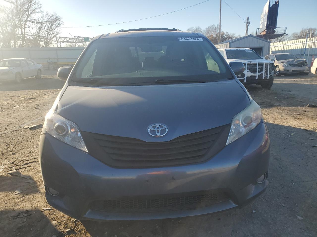 2015 TOYOTA SIENNA XLE - Фото 5