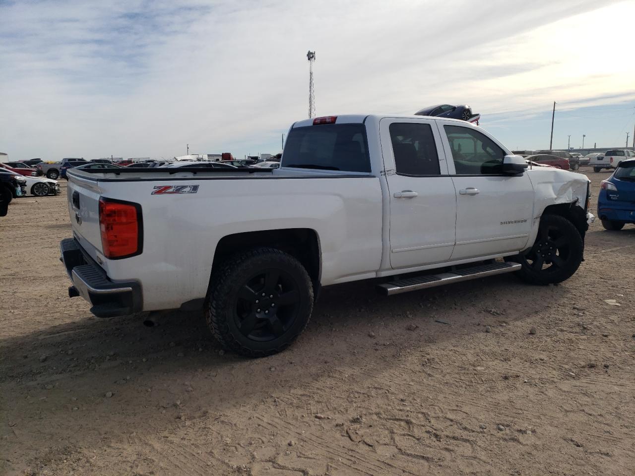 2015 CHEVROLET SILVERADO - Фото 3