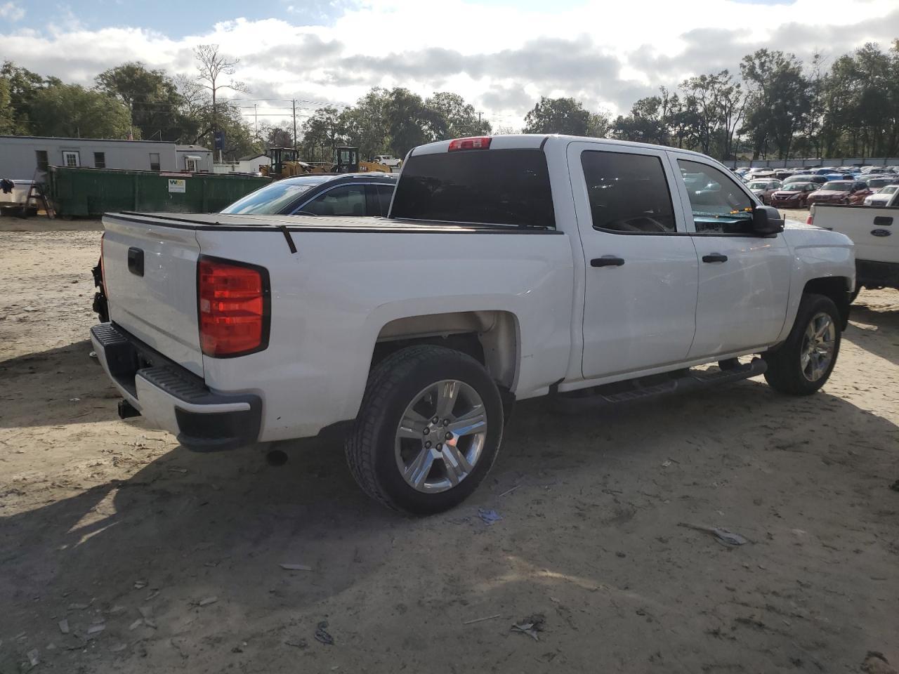2018 CHEVROLET SILVERADO - Фото 3
