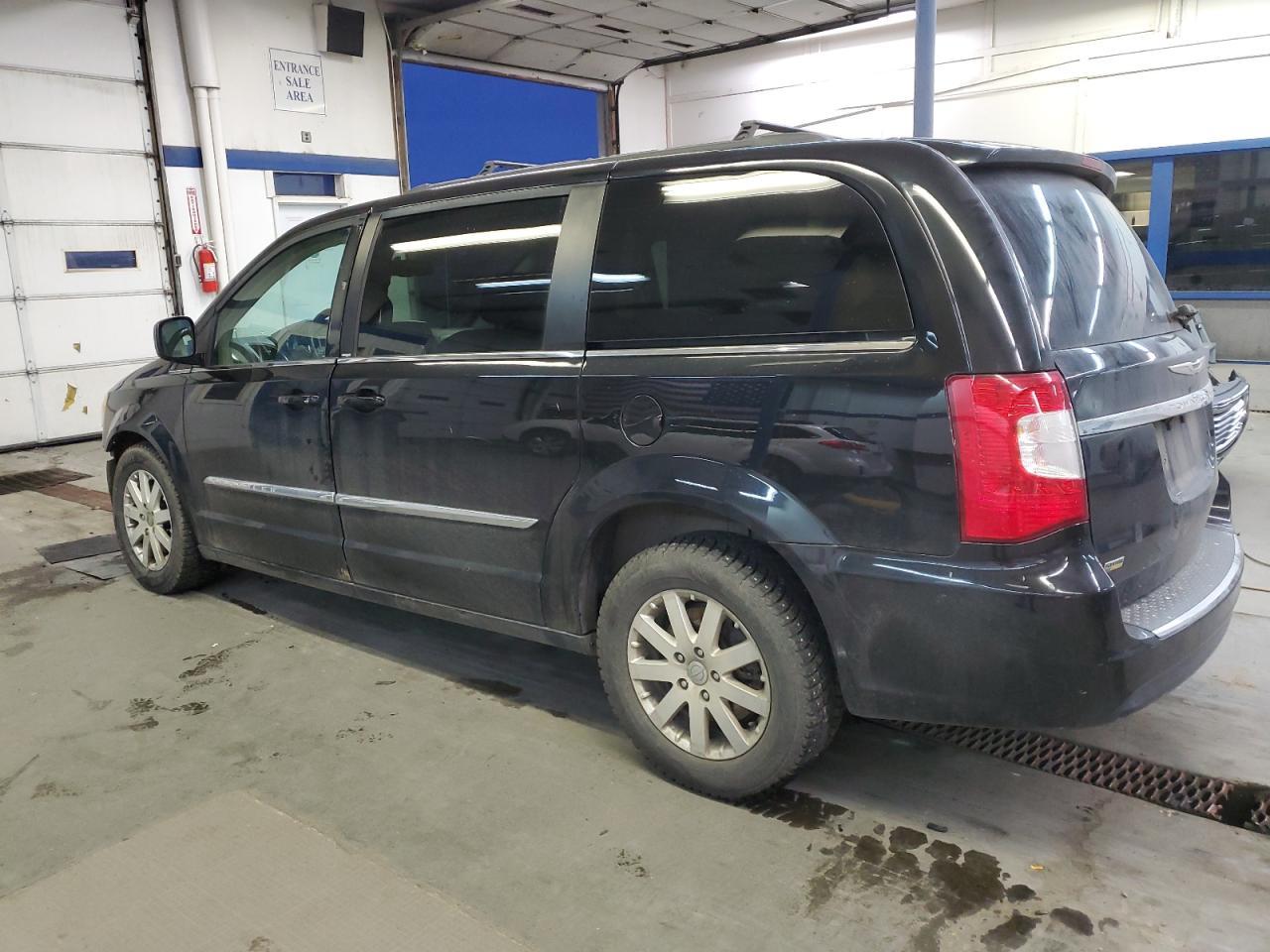 2014 CHRYSLER TOWN & COU - Image 2