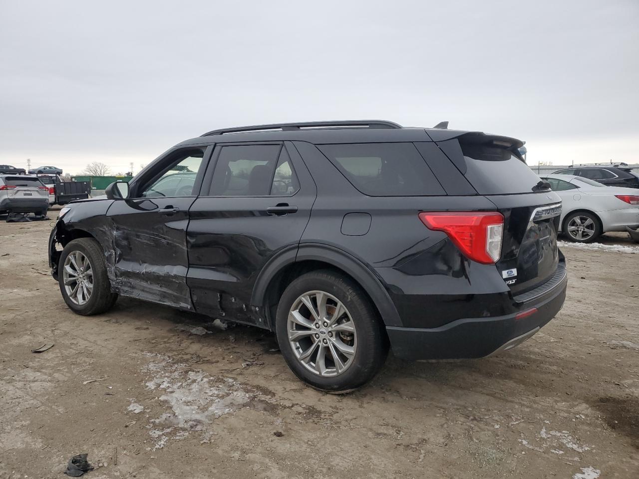 2022 FORD EXPLORER X - Image 2