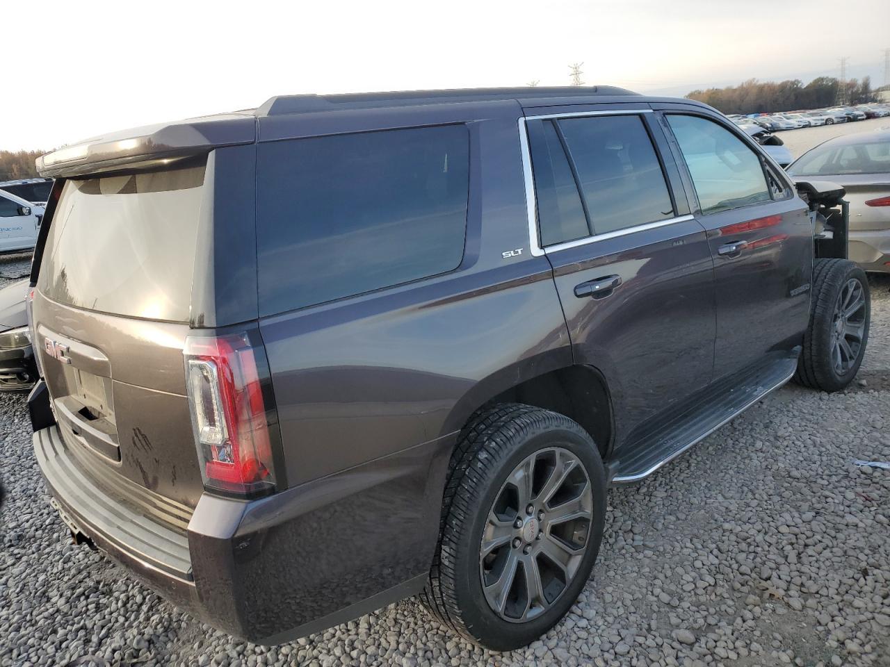 2016 GMC YUKON SLT - Фото 3