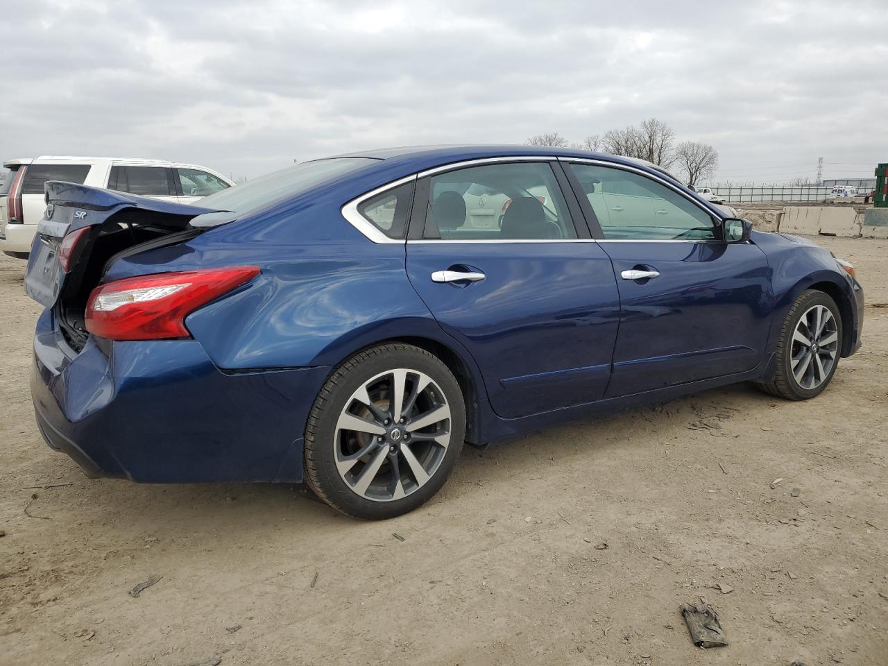 2017 NISSAN ALTIMA 2.5 - Фото 3