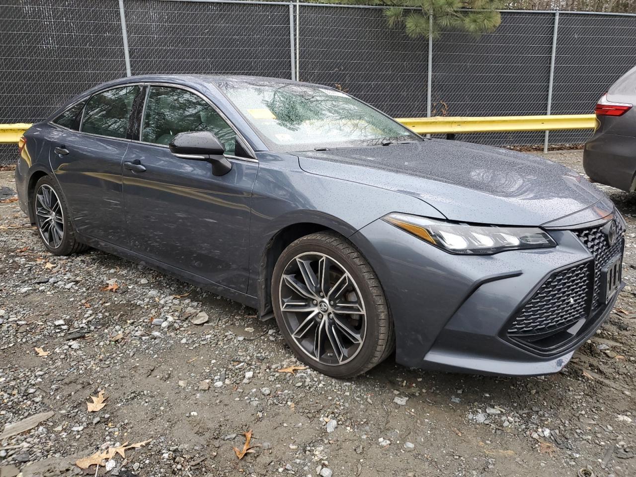 2019 TOYOTA AVALON XLE - Image 4