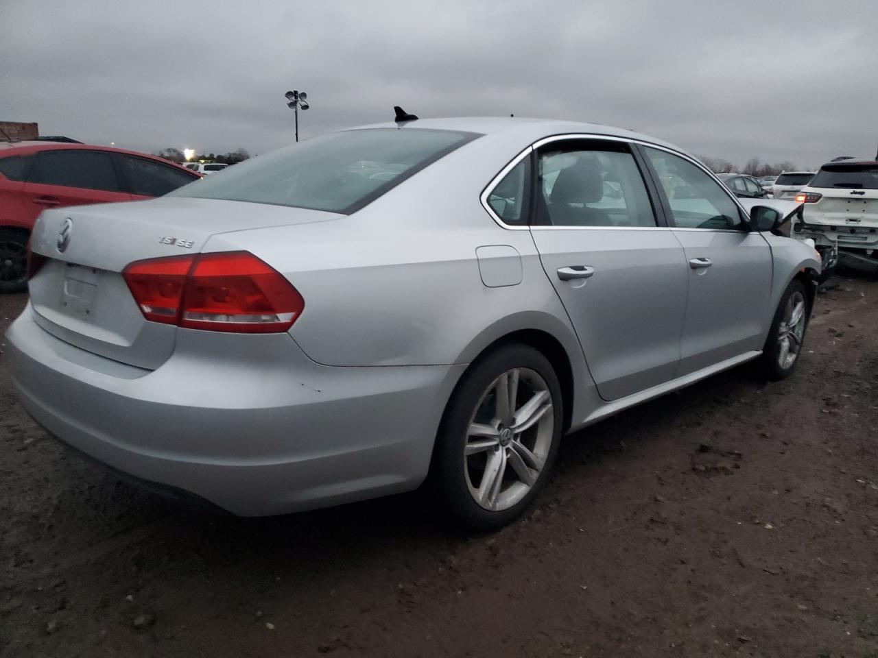 2014 VOLKSWAGEN PASSAT SE - Image 3
