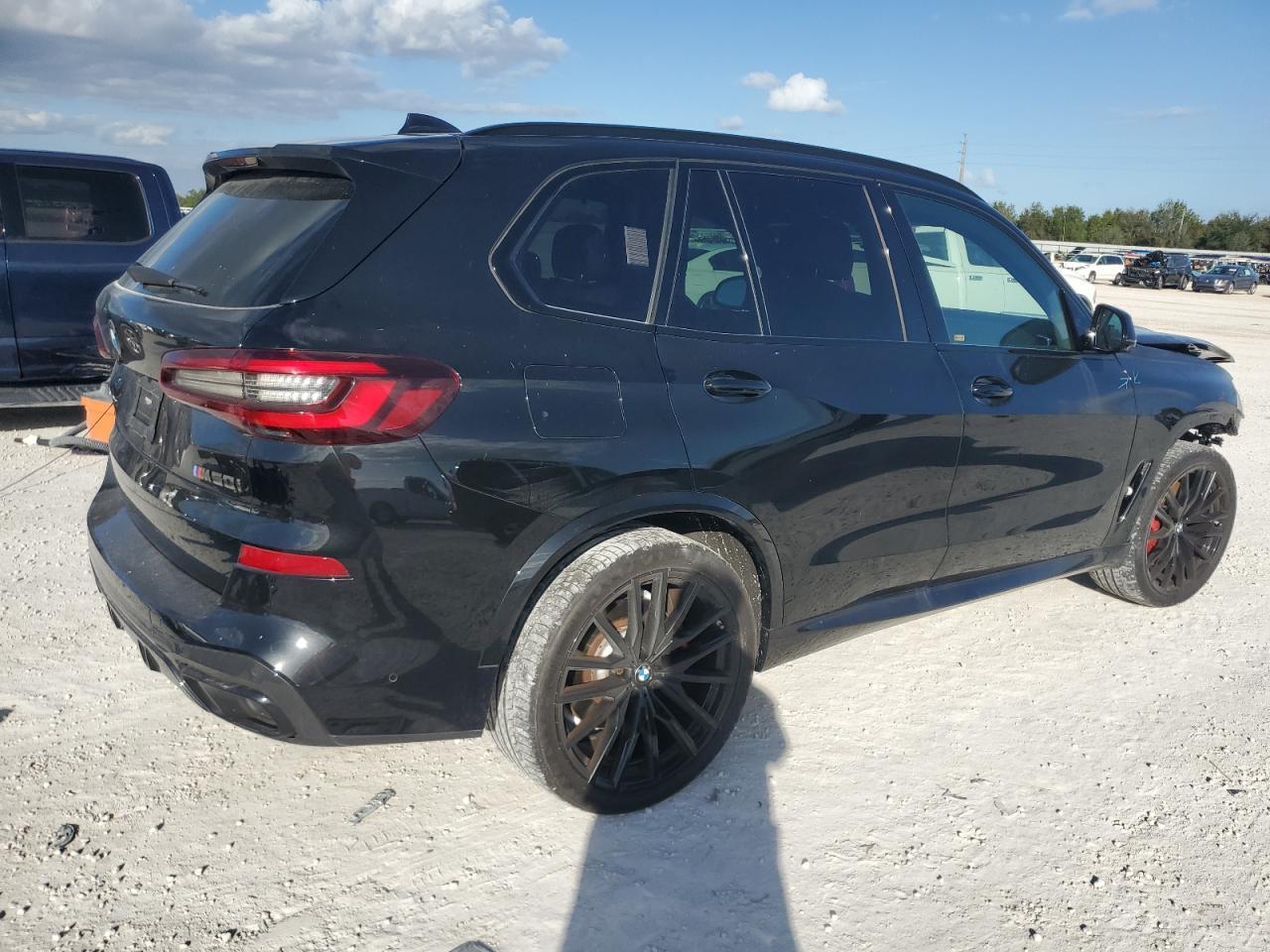 2022 BMW X5 M50I - Фото 3