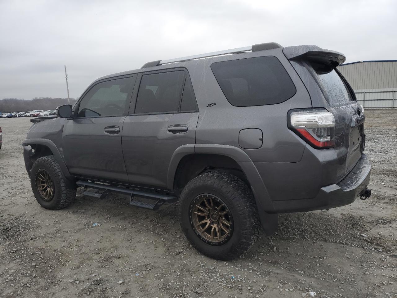 2022 TOYOTA 4RUNNER SR - Image 2