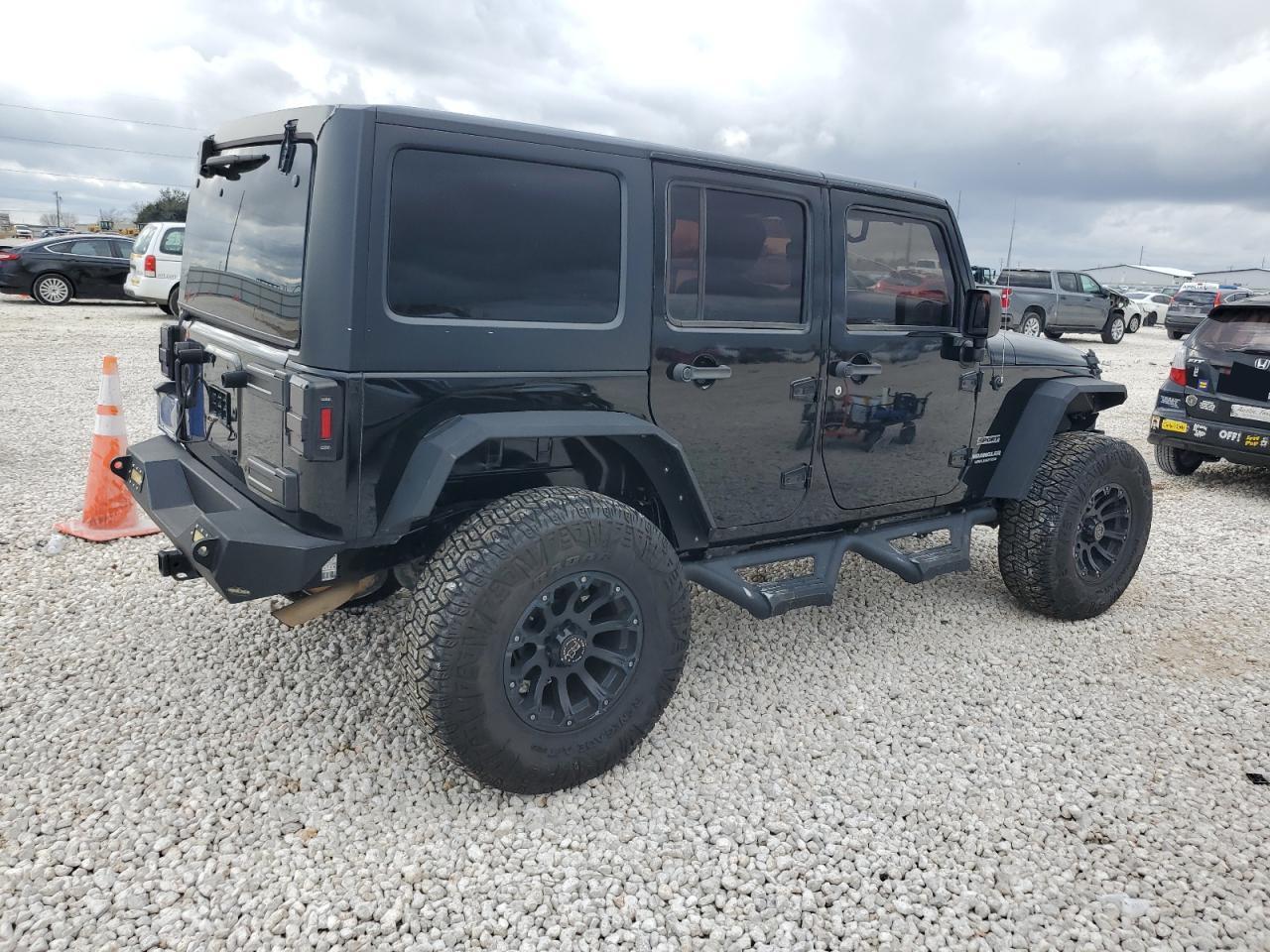2015 JEEP WRANGLER U - Image 3