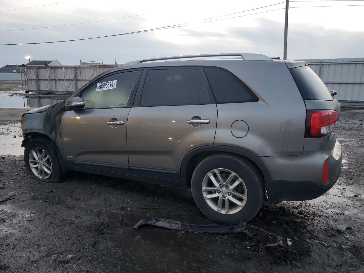 2015 KIA SORENTO LX - Image 2