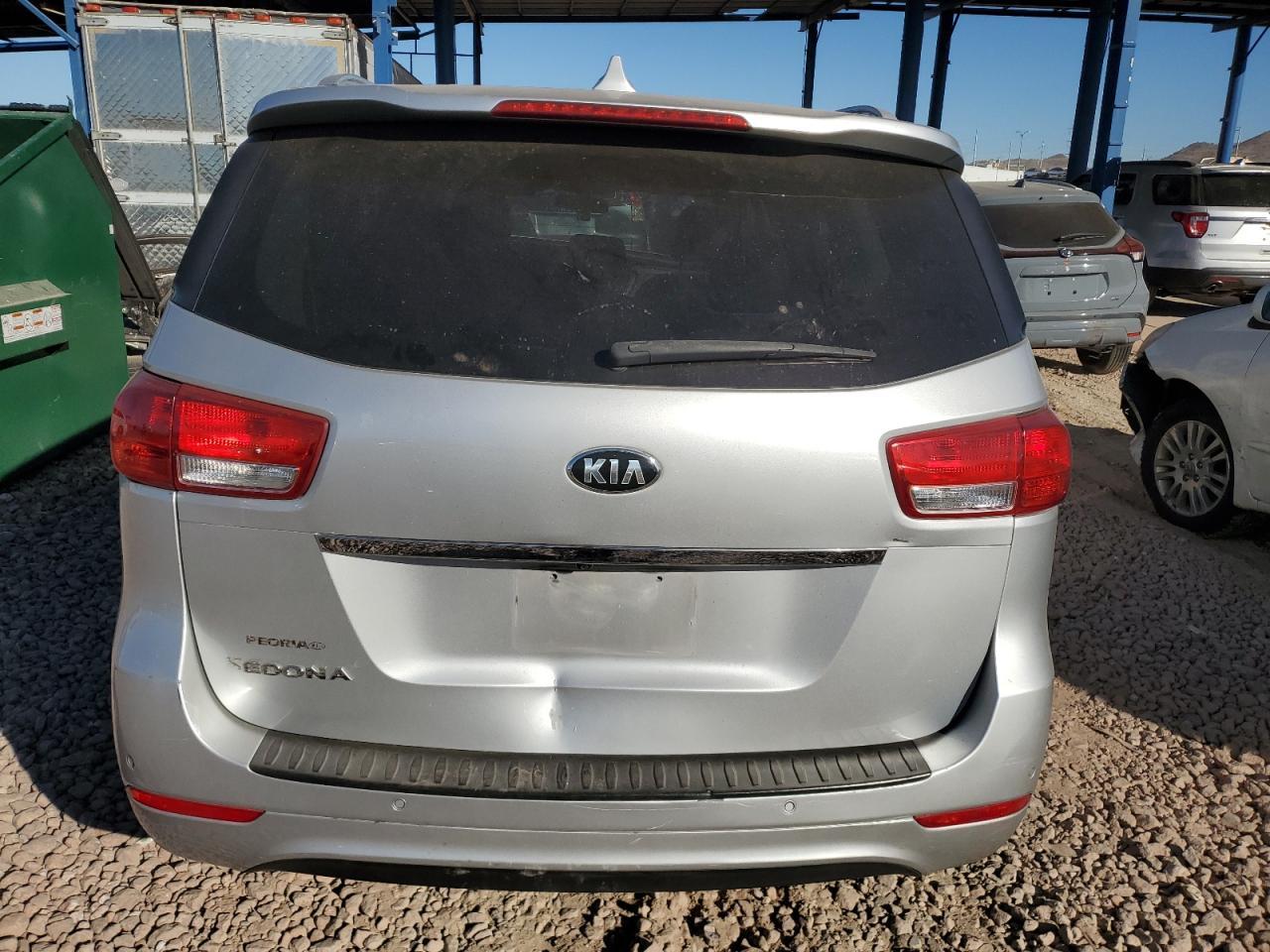 2017 KIA SEDONA LX - Image 6