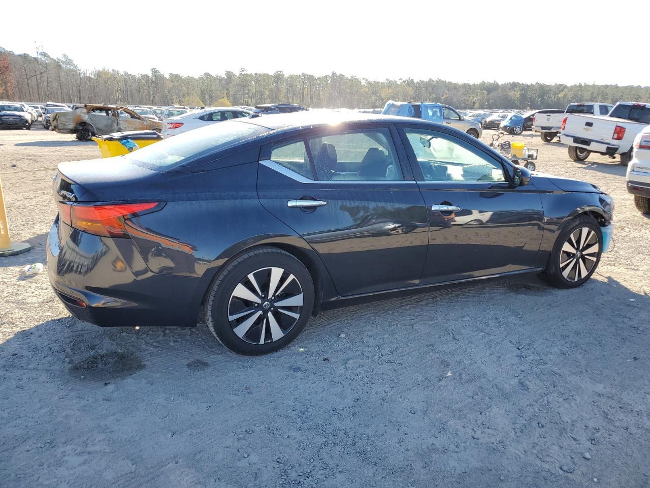 2022 NISSAN ALTIMA SV - Фото 3