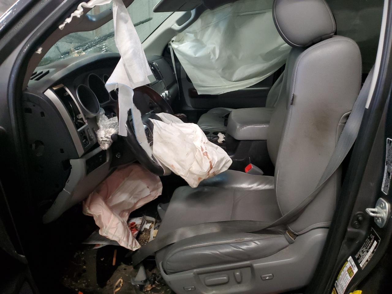 2016 TOYOTA SEQUOIA PL - Image 7