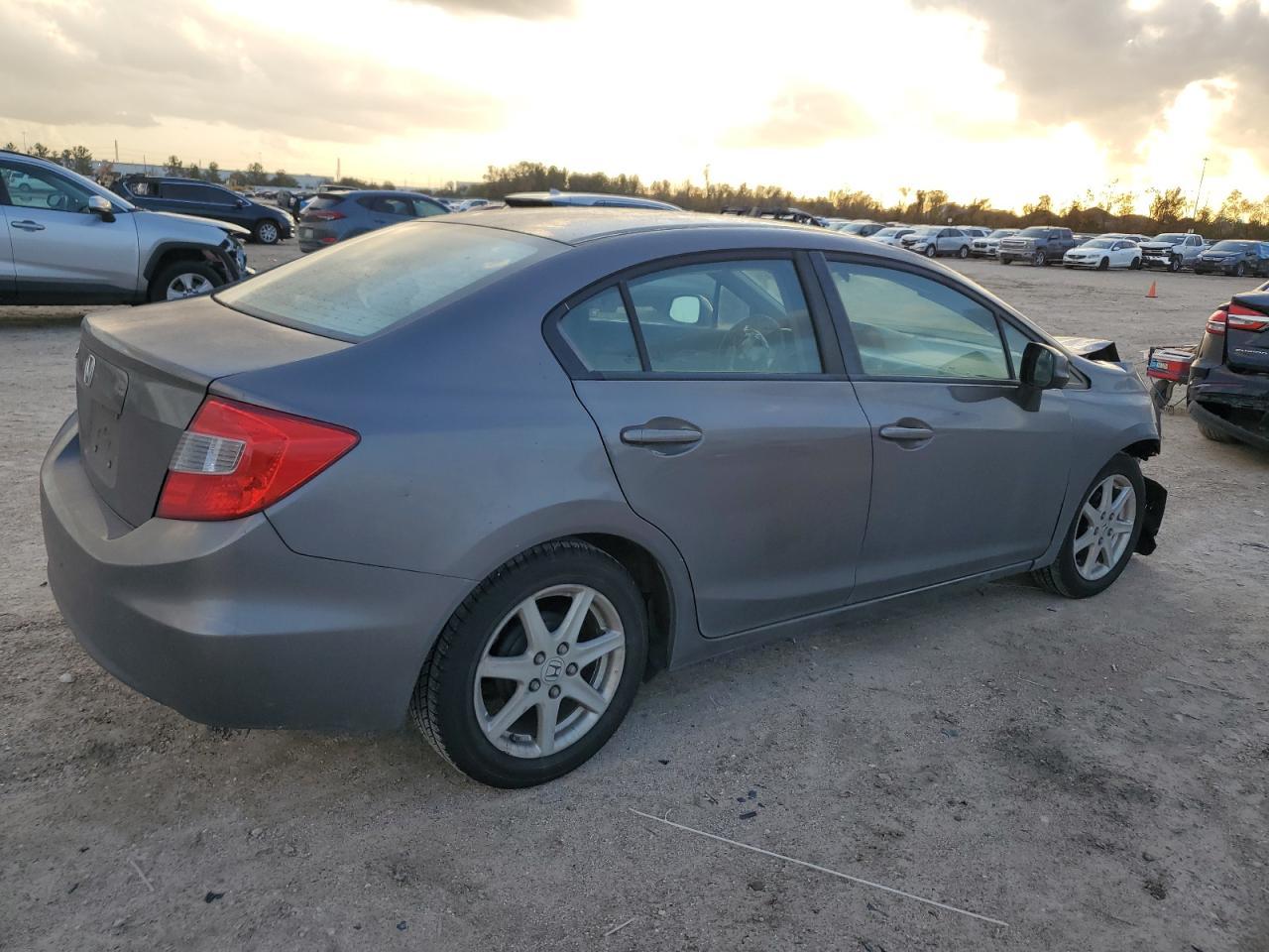 2012 HONDA CIVIC LX - Фото 3
