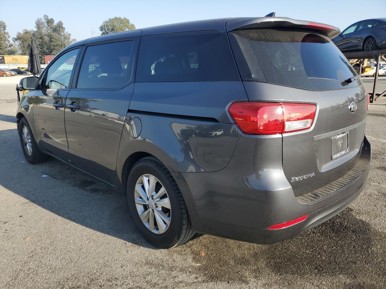 2017 KIA SEDONA LX - Image 2