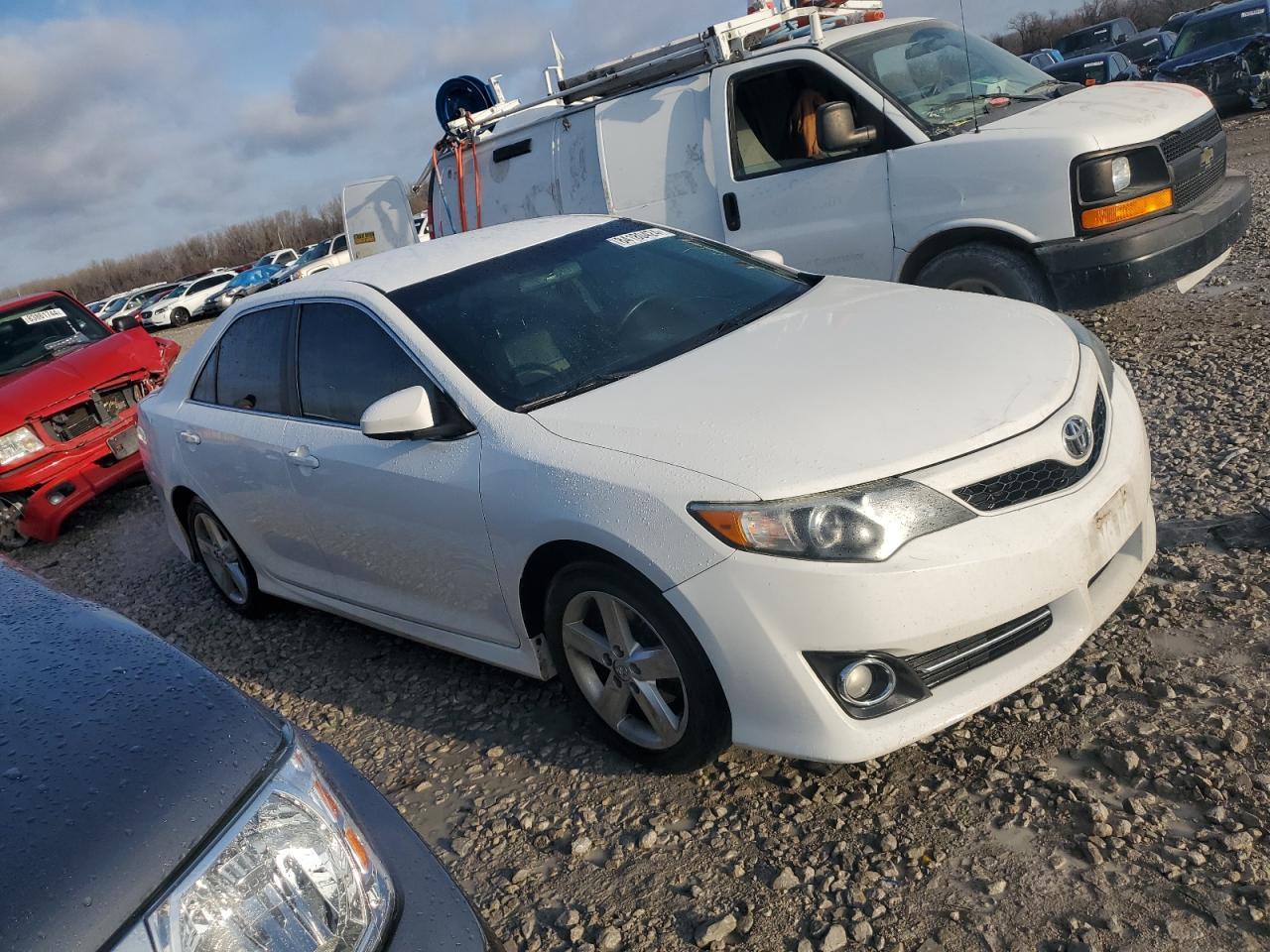 2014 TOYOTA CAMRY L - Image 4