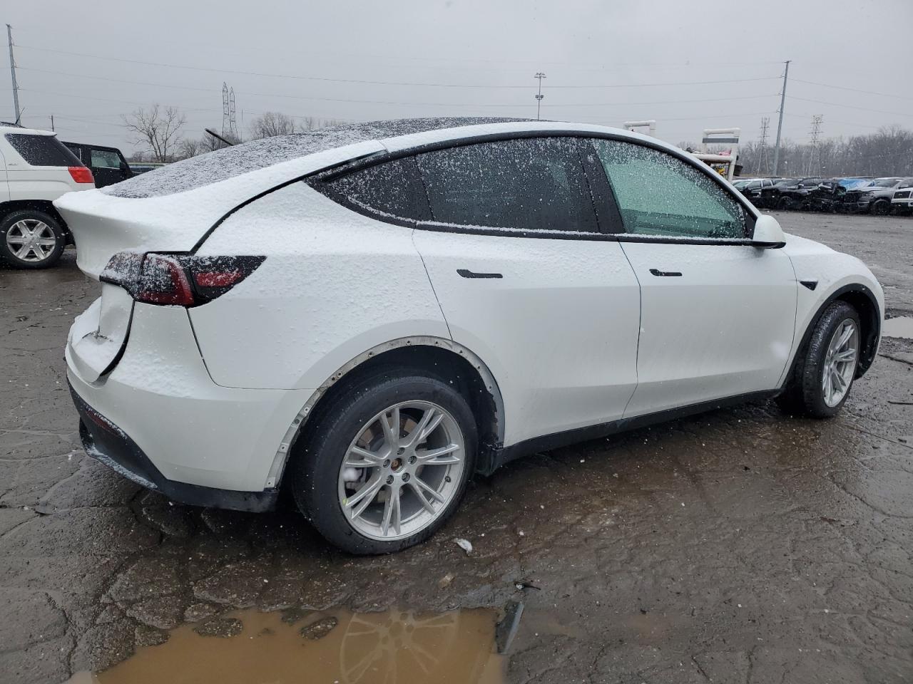 2023 TESLA MODEL Y - Фото 3