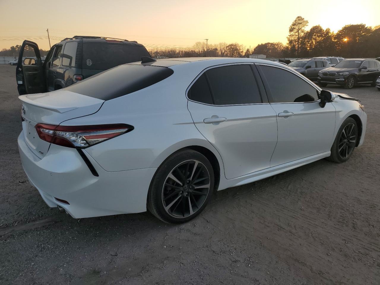2018 TOYOTA CAMRY XSE - Фото 3