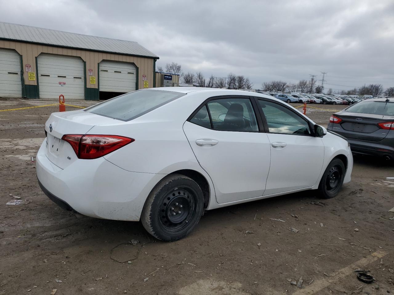 2019 TOYOTA COROLLA L - Фото 3