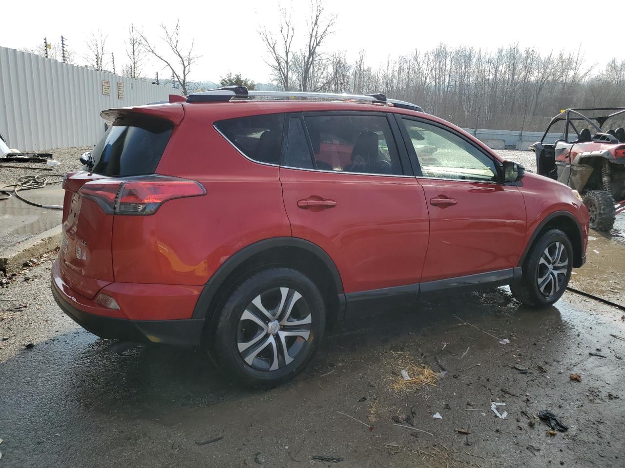 2017 TOYOTA RAV4 LE - Фото 3