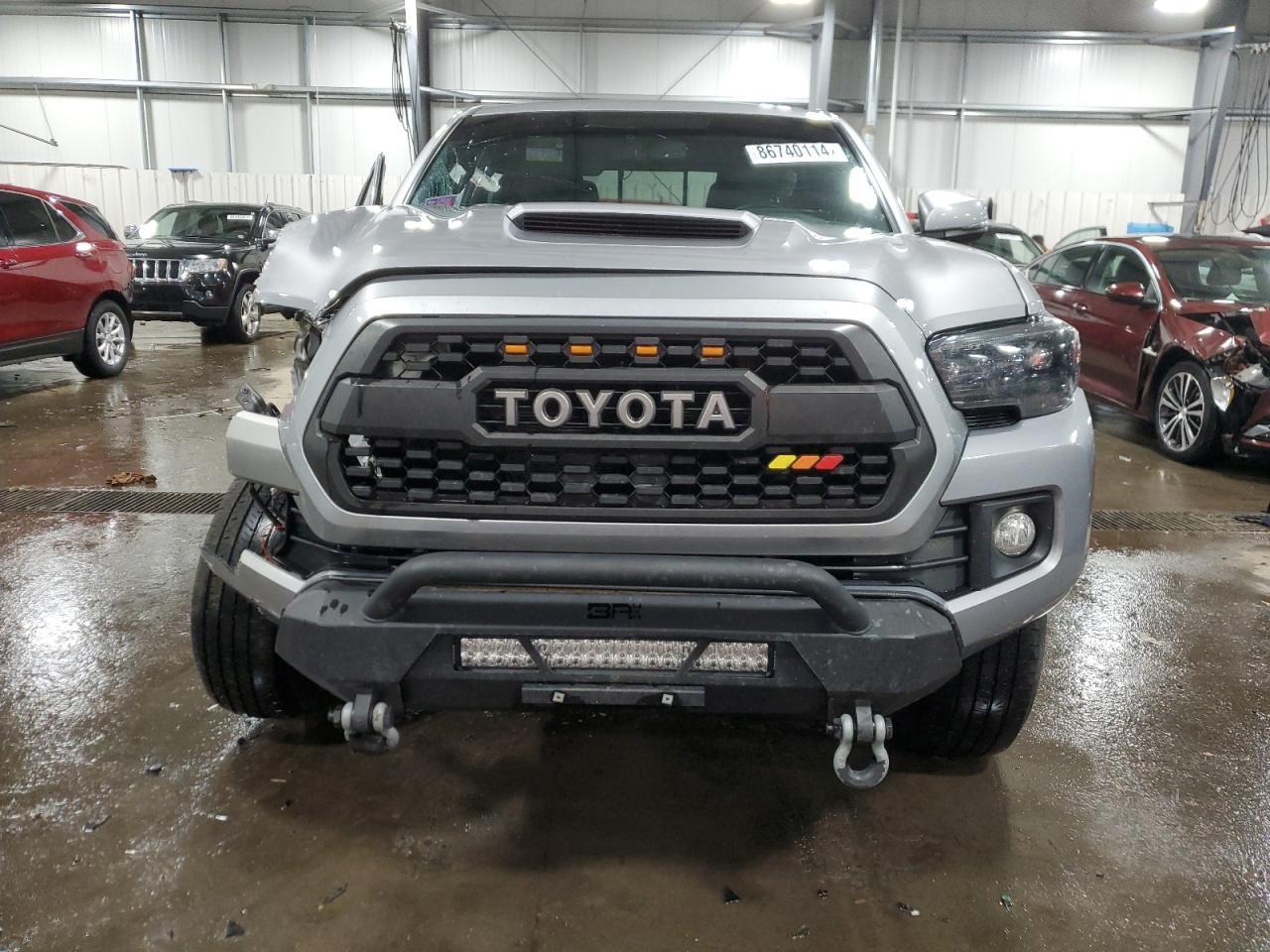 2017 TOYOTA TACOMA DOU - Фото 5