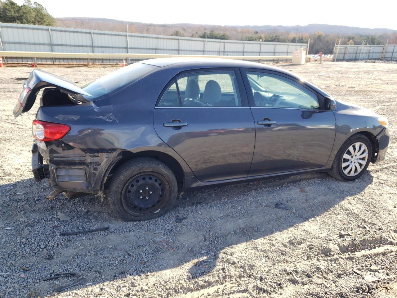 2013 TOYOTA COROLLA BA - Фото 3