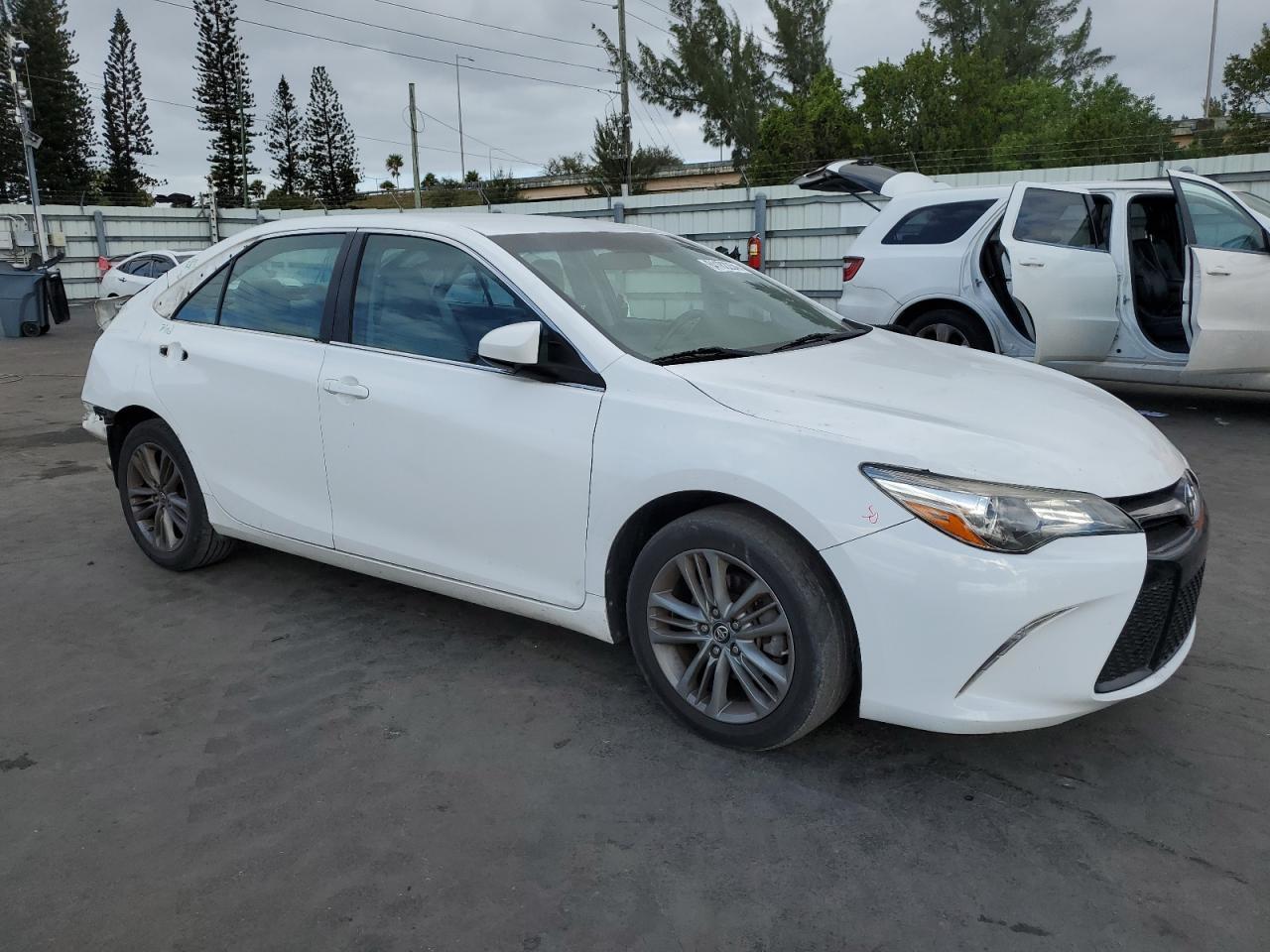 2017 TOYOTA CAMRY LE - Фото 4