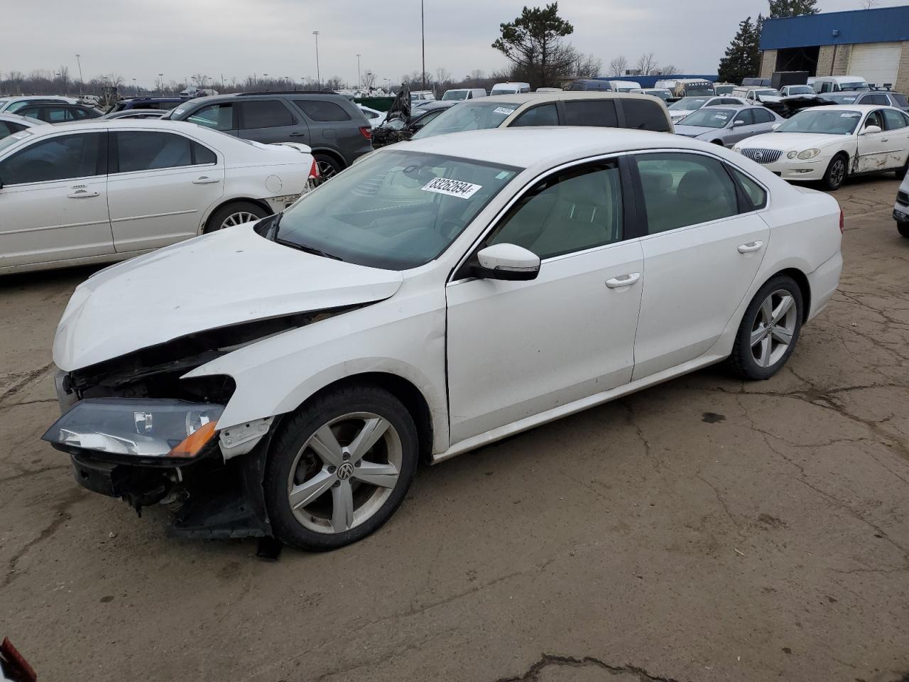 2013 VOLKSWAGEN PASSAT SE