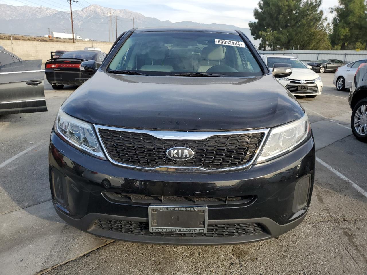 2014 KIA SORENTO LX - Image 5