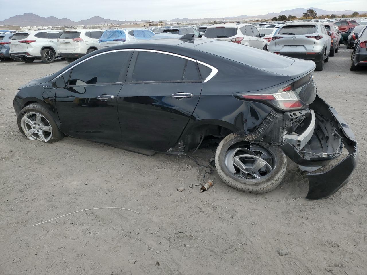 2017 CHEVROLET VOLT LT - Image 2
