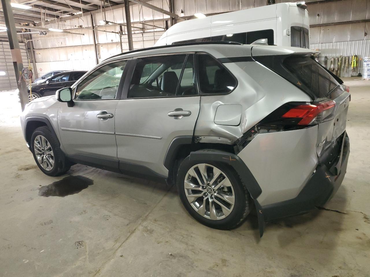2019 TOYOTA RAV4 XLE P - Image 2