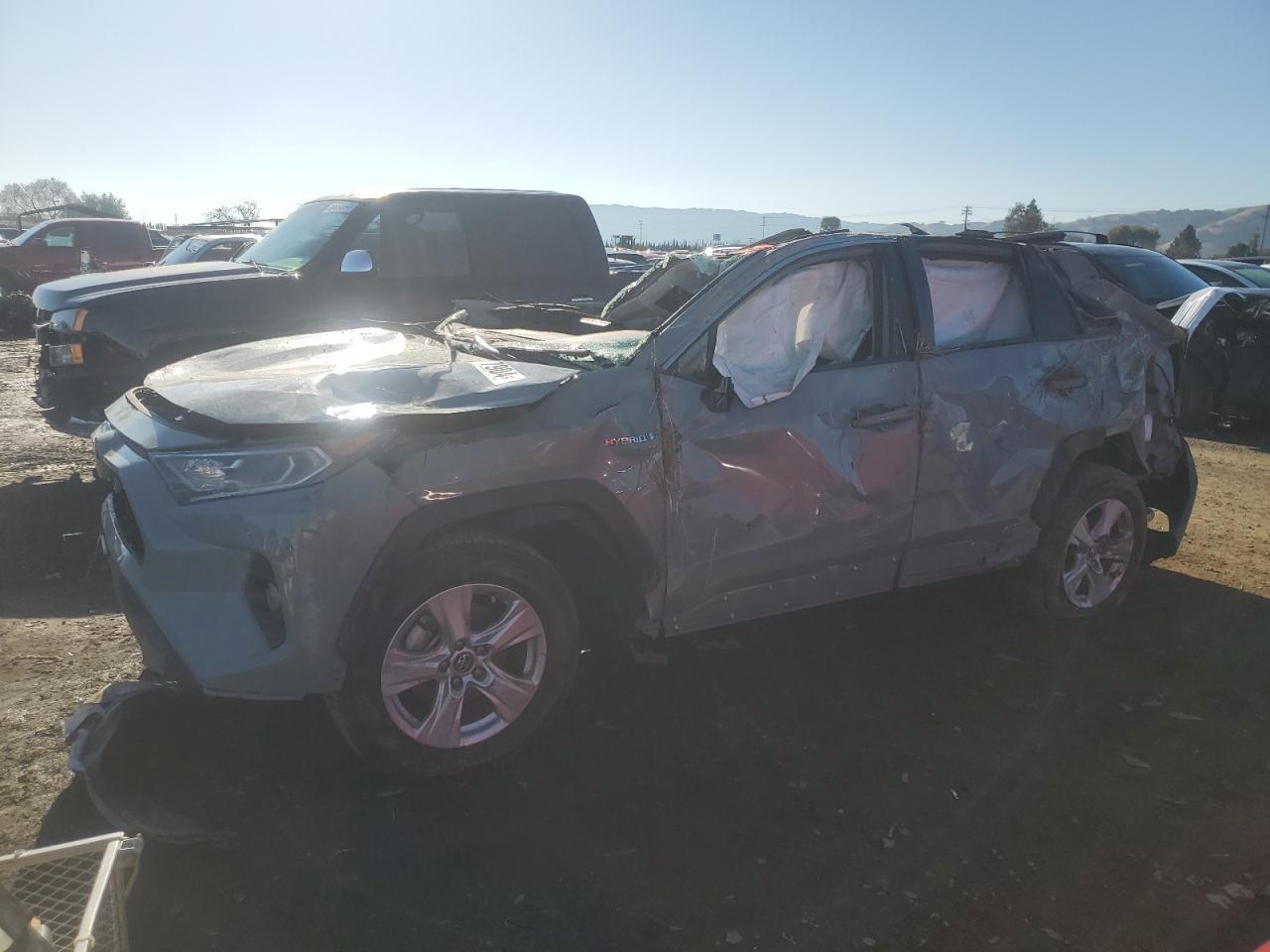 2020 TOYOTA RAV4 XLE