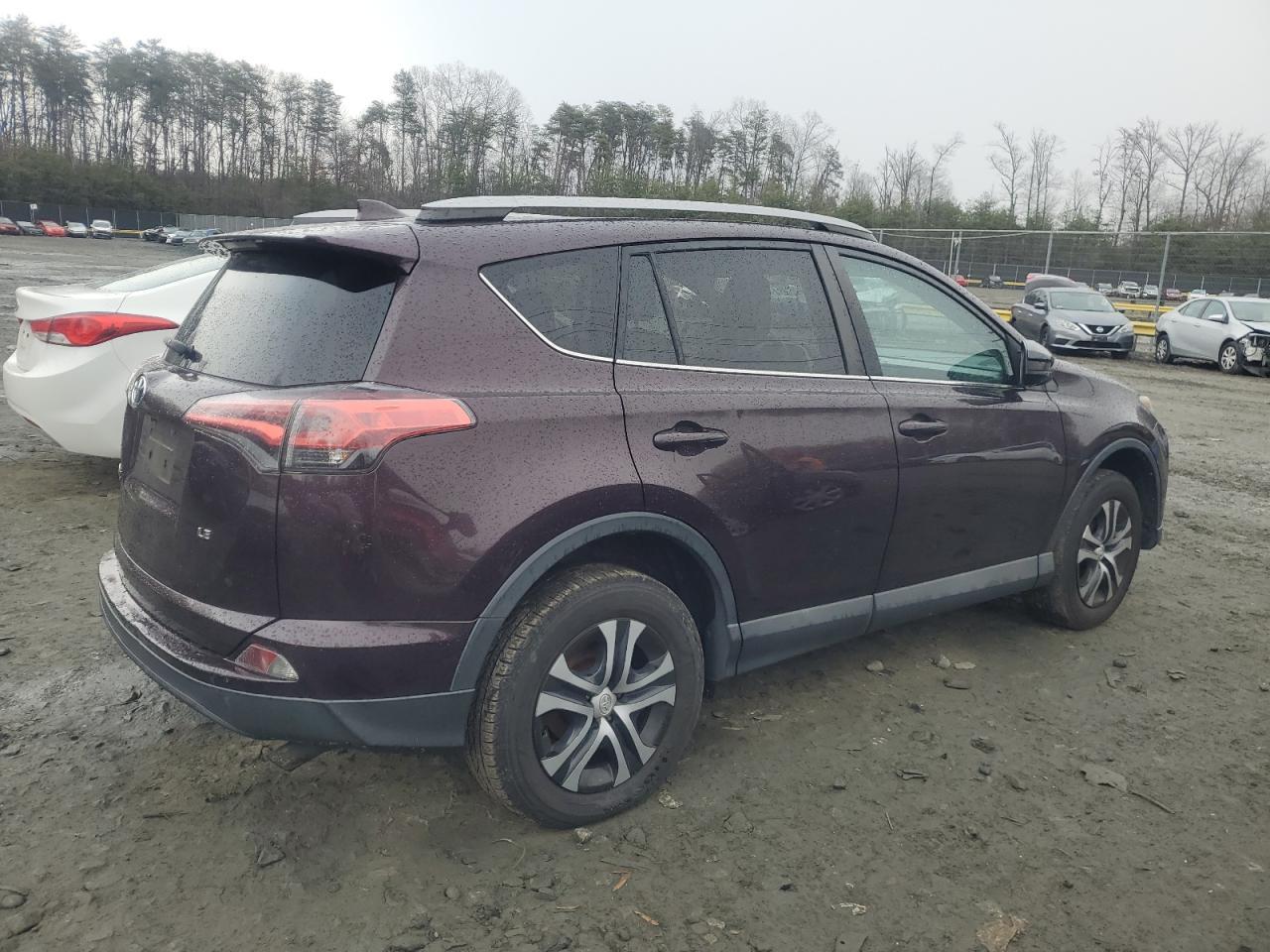 2017 TOYOTA RAV4 LE - Фото 3