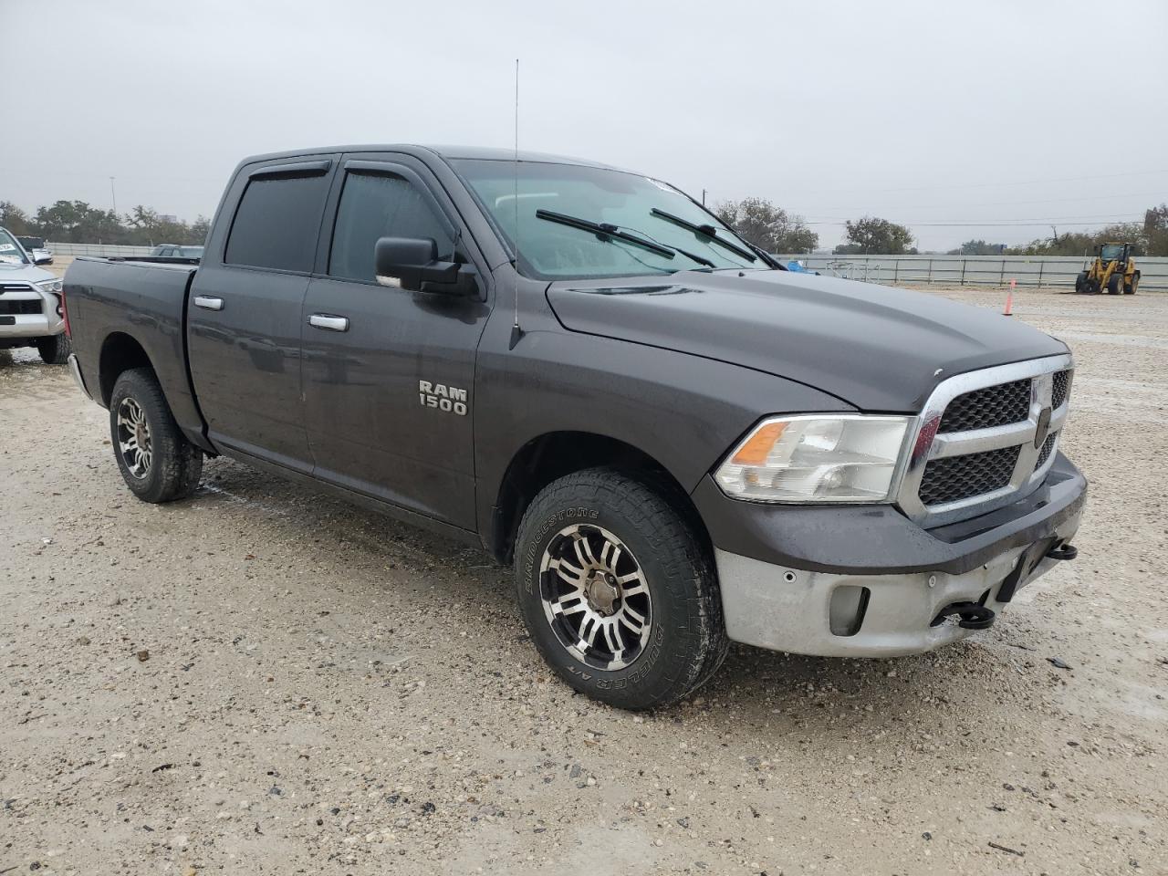2015 RAM 1500 SLT - Image 4